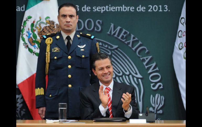 Peña Nieto se reunió con los gobernadores del país antes de dirigirse a Chapultepec. SUN /