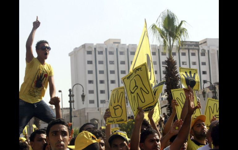 Otras marchas intentaron alcanzar la plaza de Rabea al Adauiya, en El Cairo. EFE /