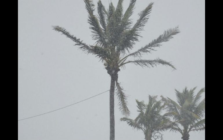 La tormenta tropical ''Ingrid'' pasa a ser huracán de cateogría 1, y se estima que su centro toque pronto las costas de Tamaulipas. EFE /