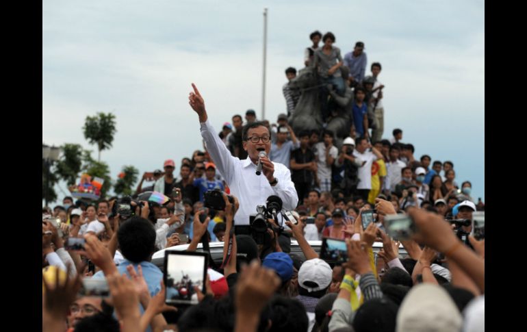 El líder de la oposición, San Rainsy, dijo que las marchas continuarán hasta que se esclarezcan los comicios.  /