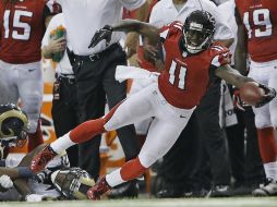 Julio Jones tuvo una destacada tarde, en la victoria de los Halcones frente a los Carneros. AP /