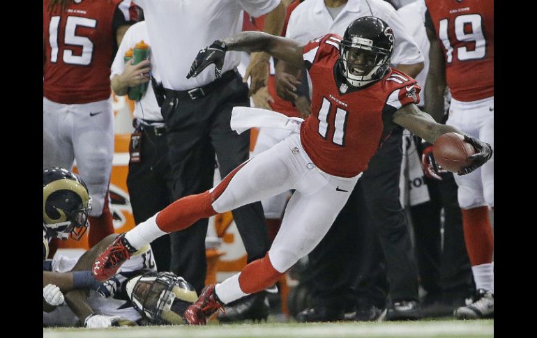 Julio Jones tuvo una destacada tarde, en la victoria de los Halcones frente a los Carneros. AP /