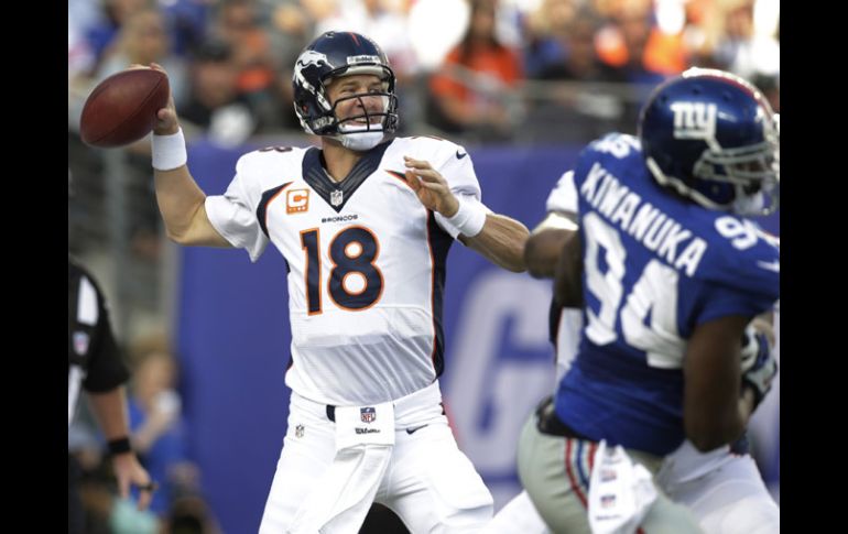 Payton Manning le vuelve a ganar a su hermano el duelo entre ambos en la NFL. AP /