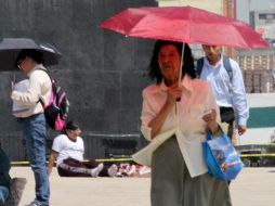 Se exhorta a los sonorenses a mantener las medidas preventivas por las altas temperaturas. ARCHIVO /