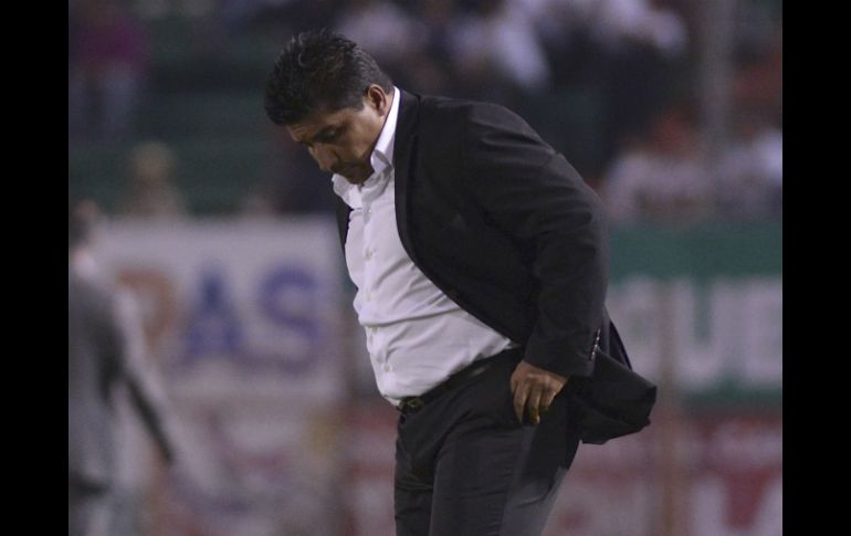 El técnico de los tapatíos no ha podido ganar en lo que va del Apertura 2013. MEXSPORT /