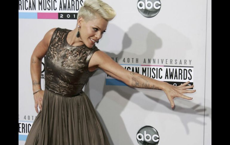 Pink agradece a sus seguidores y amigos el apoyo para realizar su álbum. ARCHIVO /