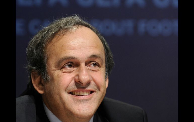 Platini considera que ahorita no es tiempo todavía de pensar en la presidencia de FIFA. ARCHIVO /