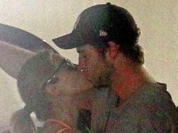 Al parecer, el romance entre Eiza González y Liam Hemsworth sigue. Foto: eonline.com ESPECIAL /