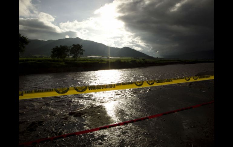 En Tamazula, en la población de Contla se desbordó el río Tamazula abajo del puente, afectando 40 casas con inundaciones de 1.8 m.  /