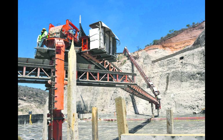 Obra en proceso. En esta imagen, tomada en mayo pasado, se observan los trabajos de construcción en la zona de la presa. EL INFORMADOR /