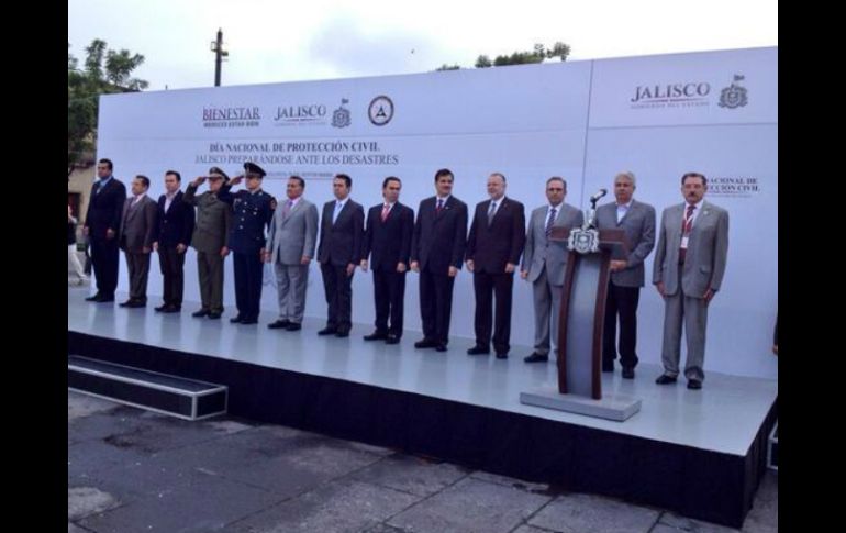 Imagen de la ceremonia conmemorativa del Día Nacional de Protección Civil. @PCJalisco. ESPECIAL /