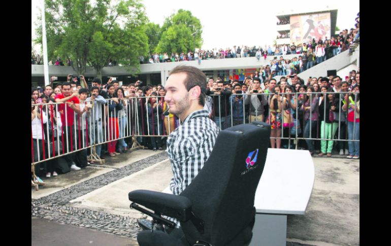 Mueve masas. A través de la palabra, el predicador busca cambiar a la gente y ayudar a otros a que alcancen su desarrollo personal.  /