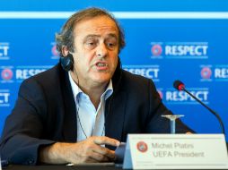 Michel Platini, presidente de la UEFA, fue el encargado de dar a conocer las posibles sedes. AFP /