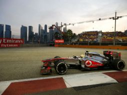 El piloto mexicano de Fórmula Uno Esteban Gutiérrez, de la escudería Sauber F1, acelera su monoplaza. EFE /