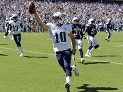 Jake Locker brilló en la última serie ofensiva de los Titanes, con la cual lograron derrotar a San Diego AP /