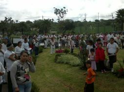 Alrededor de 100 estudiantes de diversas instituciones se reúnen en el Parque Metropolitano.  /