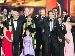 Una imagen conocida. El elenco de la serie celebró como en familia el reconocimiento. AP /