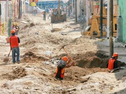 Del total, ocho millones 592 mil 495 pesos son utilizados para tubería para alcantarillado sanitario en colonias del municipio. ARCHIVO /