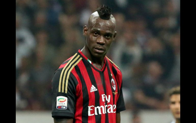 Mario Balotelli continúa dando de qué hablar en la Serie A. EFE /