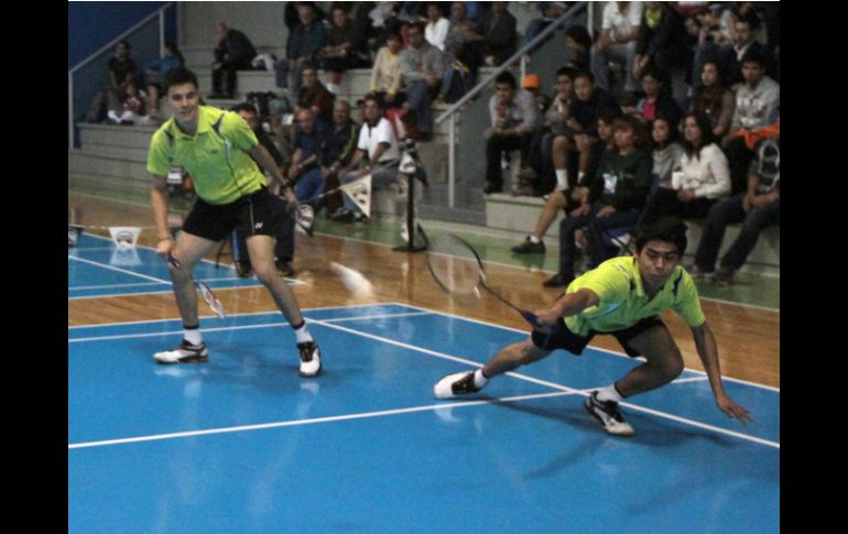 Andrés López y Lino Muñoz formarán parte de la representación mexicana en el panamericano de bádminton. ARCHIVO /