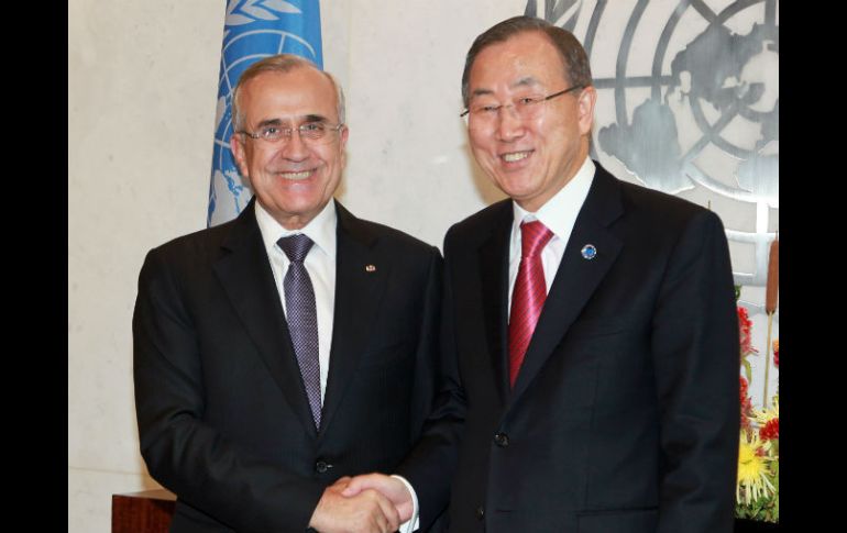 El secretario de la ONU Ban Ki-moon junto al presidente de Líbano, Michel Sleiman durante la asamblea número 68. EFE /