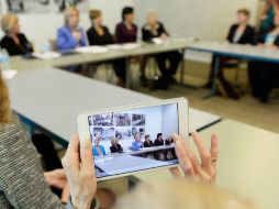 Una semana tomó a los estudiantes navegar libremente con los iPads emitidas por la escuela. ARCHIVO /