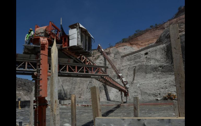 En la interpretación, a  Jalisco se le tendrá que garantizar el 76% del agua que se recoja en esa presa. ARCHIVO /