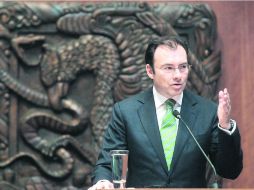 Videgaray dice que el Gobierno está dispuesto a modificar su iniciativa de reforma si hay propuestas con argumentos y cifras mejores. NTX /