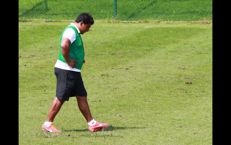 De no conseguir victoria frente al Guadalajara, Omar Asad dejaría de ser el entrenador del Atlas, así lo dijo su presidente.  /