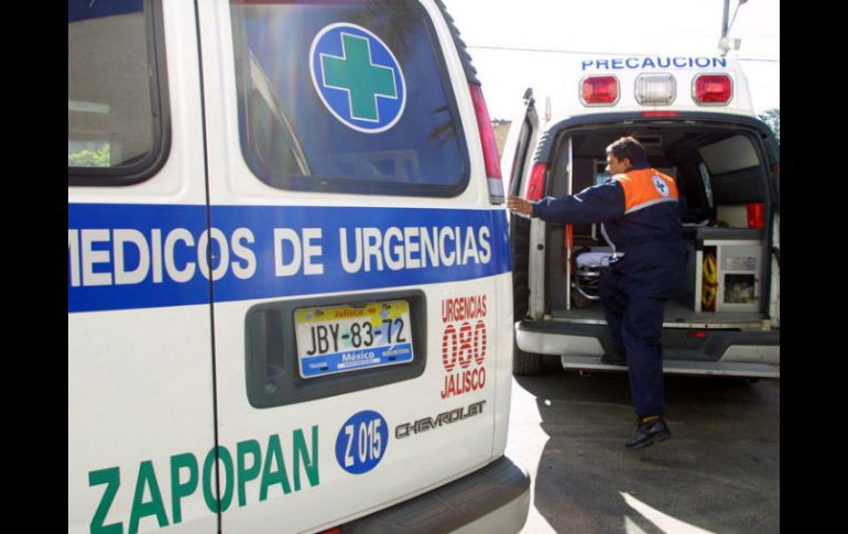 Una ambulancia de Servicios Médicos Municipales se encargó de trasladar al menor a la unidad de la Cruz Verde Villas. ARCHIVO /