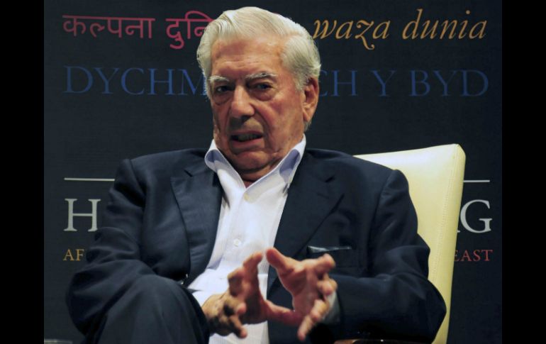 El Premio Nobel Mario Vargas Llosa durante su intervención en el Hay Festival de Segovia. EFE /