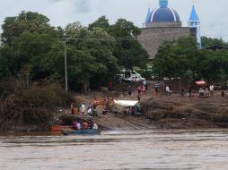 Habitantes de Tlapehuala en Guerrero quedaron incomunicados tras desbordamiento de río. ARCHIVO /