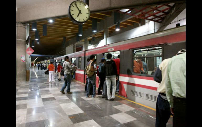 En caso de que la construcción del tren o la de sus estaciones impidieran el paso de peregrinos, cambiaría la ruta de la Romería. ARCHIVO /