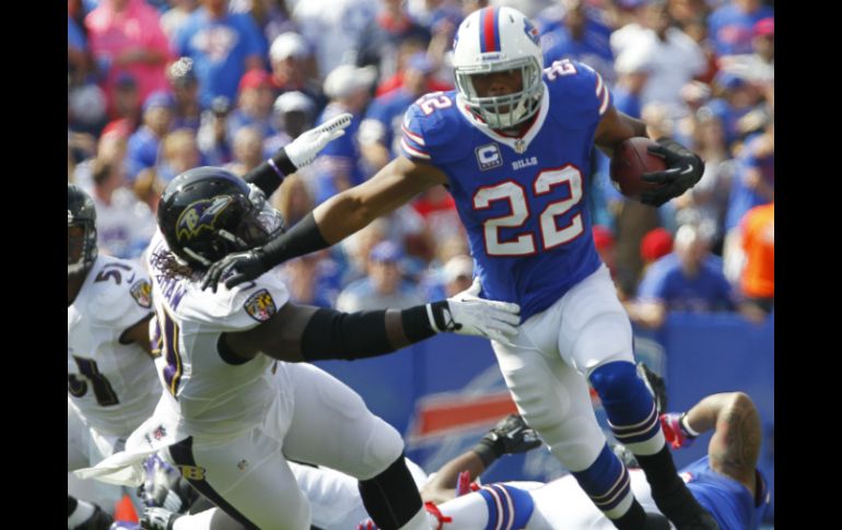 Fred Jackson (22) colaboró a la ofensiva de Buffalo para imponerse a los Cuervos. AP /