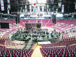 Trabajadores preparan el auditorio, que recibirá a grandes artistas EL INFORMADOR /