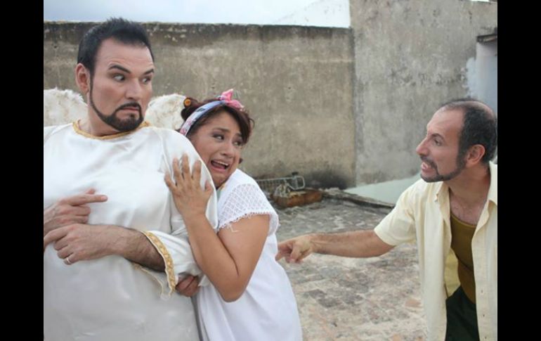 En la obra, participan Humberto Fuentes como Arcángel Gabriel, Judith Hernández.  Foto de Facebook  /