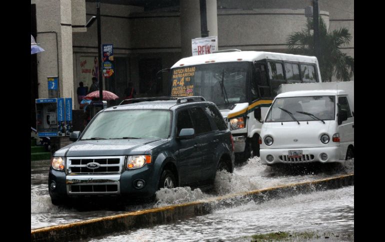 El Sinaproc autoriza a Quintana Roo a decretar alerta naranja ante las lluvias e inundaciones por ''Karen''. NTX /