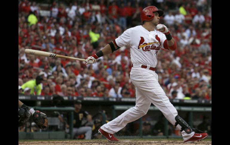 Los primeros ocho bateadores de los Cardenales lograron alcanzar base en el tercer inning. AP /