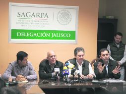 Habrá apoyos. Javier Guízar Macías (derecha), delegado de la Sagarpa, espera beneficios para los afectados por las lluvias en el Estado EL INFORMADOR /