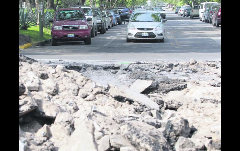 Cambio de superficie. Rehabilitación de Avenida Normalistas en la Colonia Jardines Alcalde. EL INFORMADOR /