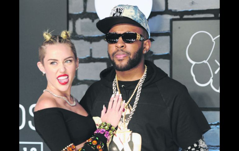 Miley y Mike WiLL Made –It, productor de ''Bangerz'', protagonizan el video del tema ''23'', el más reciente sencillo de la cantante. AP /