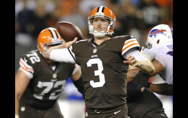 Tras la lesión de Brian Hoyer, Brandon Weeden (foto) volvió a dirigir el ataque de Cleveland. AP /