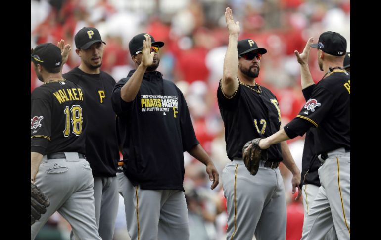 Los Piratas obtuvieron su primera victoria en serie divisional desde 1992. AP /