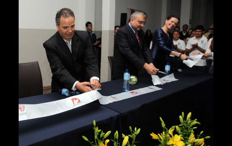 Al evento asistieron la directora Ana Paula de Obeso, el padre Guillermo Prieto y el padre Carlos Morfín Otero.  /