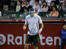 El tenista argentino Juan Martín del Potro celebra el pase a finales tras haber batallado y ganado contra Almagro. EFE /