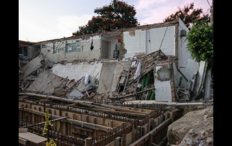 Protección Civil custodiará el lugar por si llega a ocurrir otro percance.  /