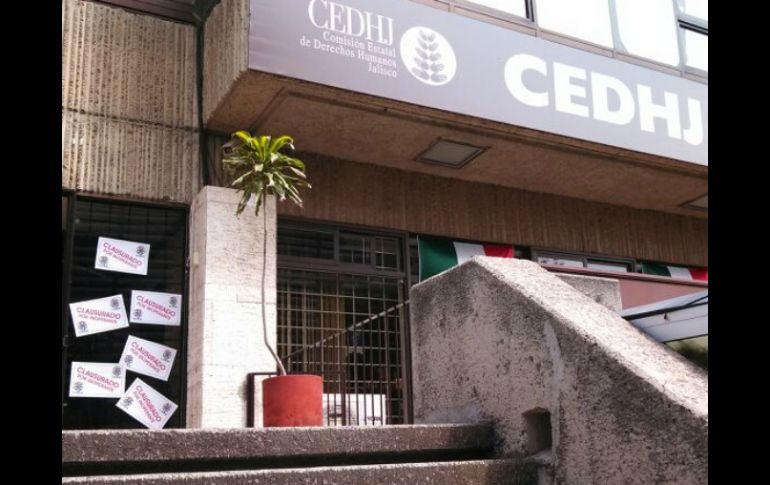 Miembros del Colectivo ''Codise'' clausuraron de manera simbólica las oficinas de Derechos Humanos.  /