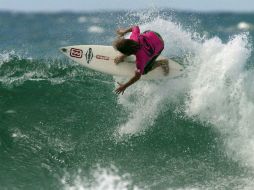 El californiano asegura que volverá a surfear, pero ahora tiene pesadillas con el mar. ARCHIVO /