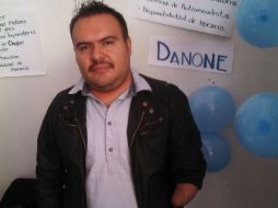 José Luis es el primer mexicano en incorporarse a la trasnacional Danone como un empleado más, pero con discapacidades diferentes.  /