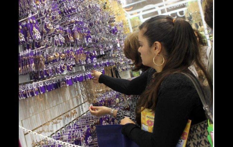 La exposición JOYA cuenta con 650 stands de las mejores marcas de joyería fina.  /